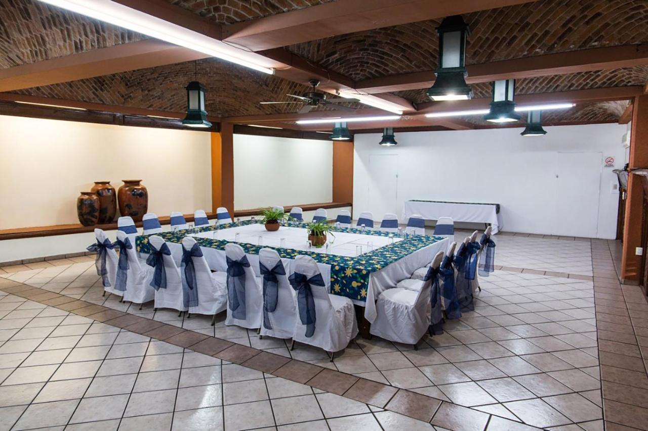 Hotel & Suites Villa Del Sol Morelia Zewnętrze zdjęcie