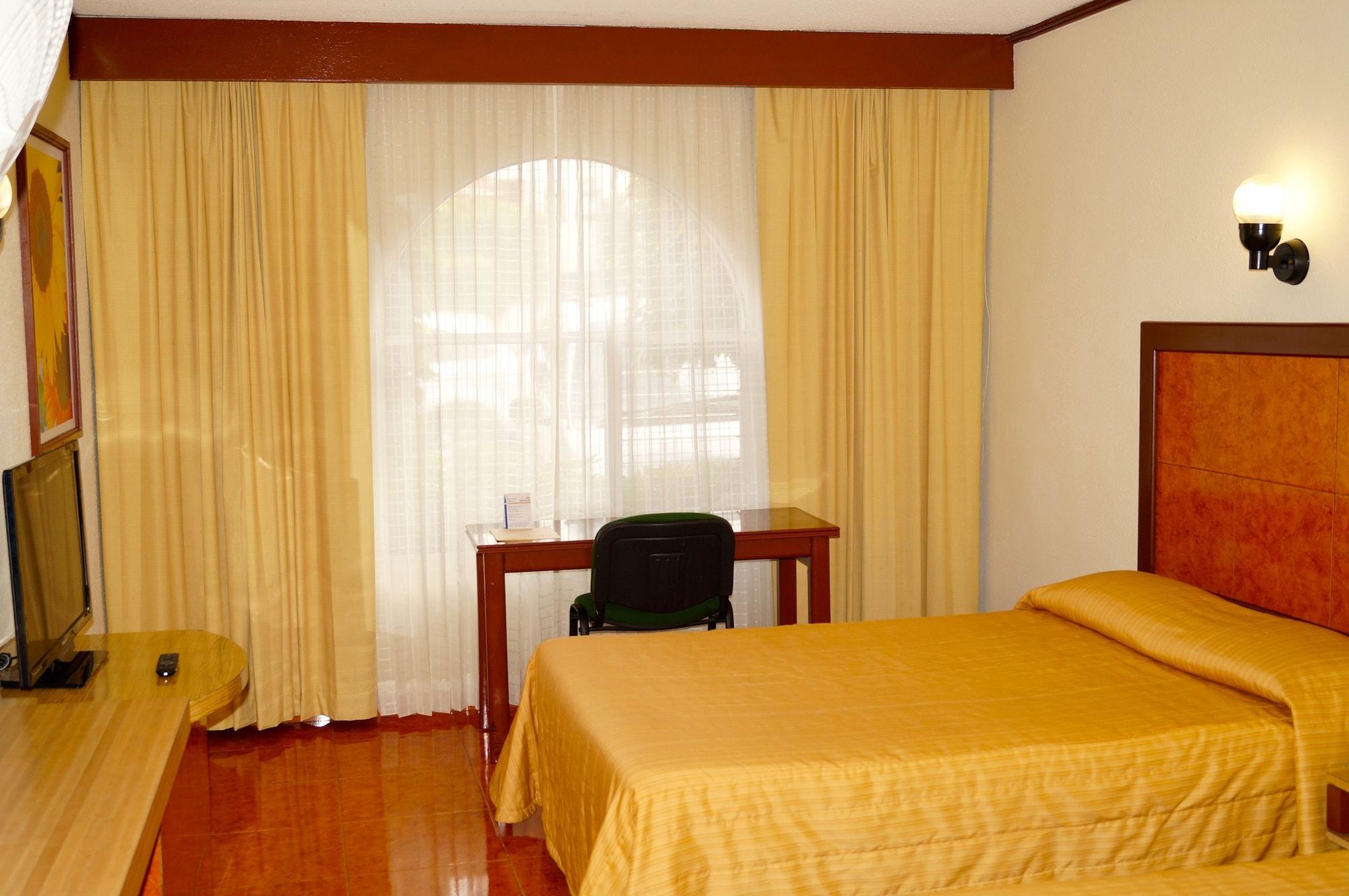 Hotel & Suites Villa Del Sol Morelia Zewnętrze zdjęcie