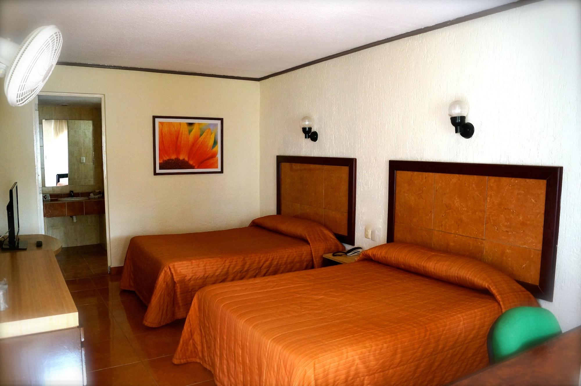 Hotel & Suites Villa Del Sol Morelia Zewnętrze zdjęcie