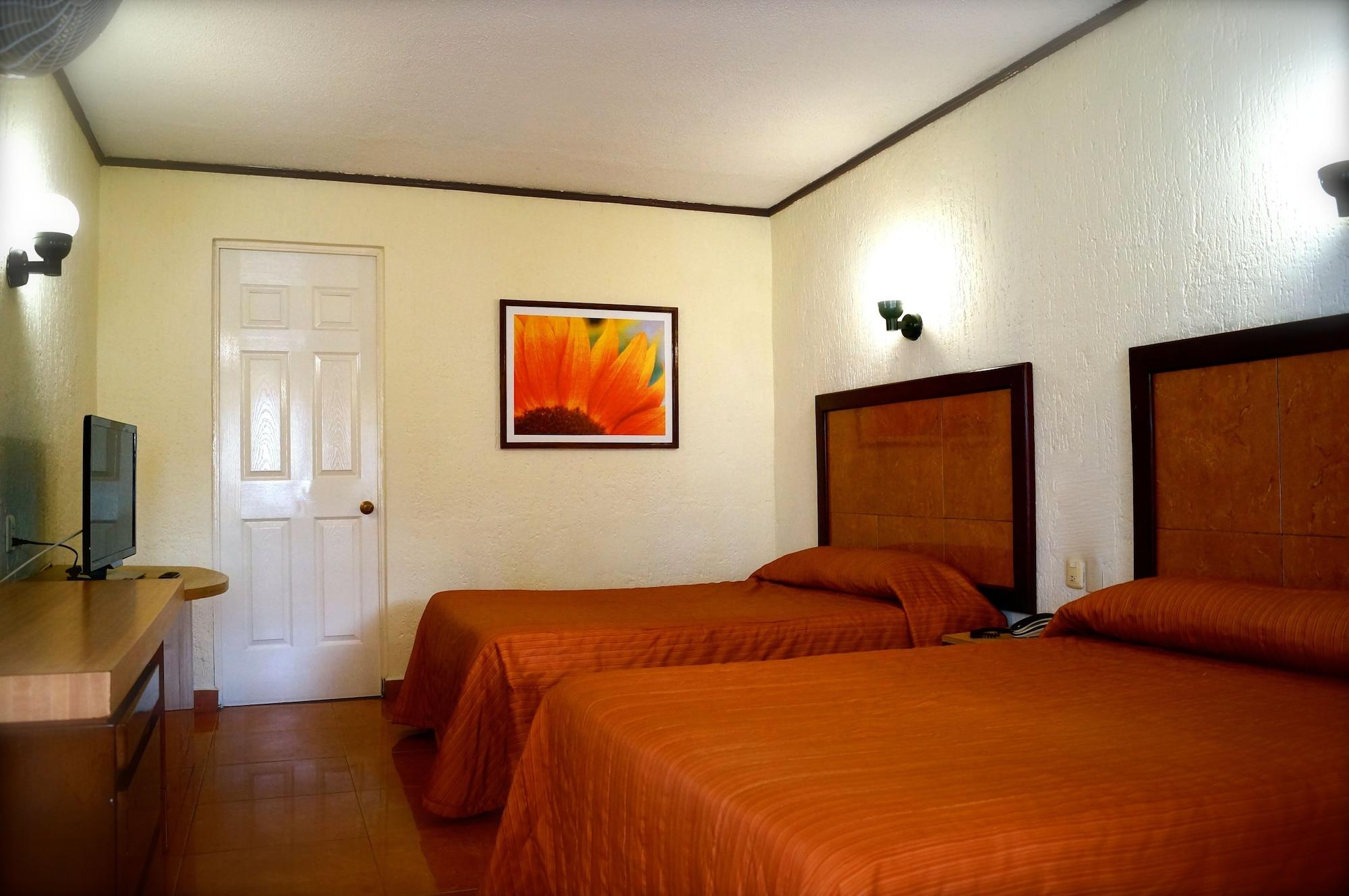 Hotel & Suites Villa Del Sol Morelia Zewnętrze zdjęcie