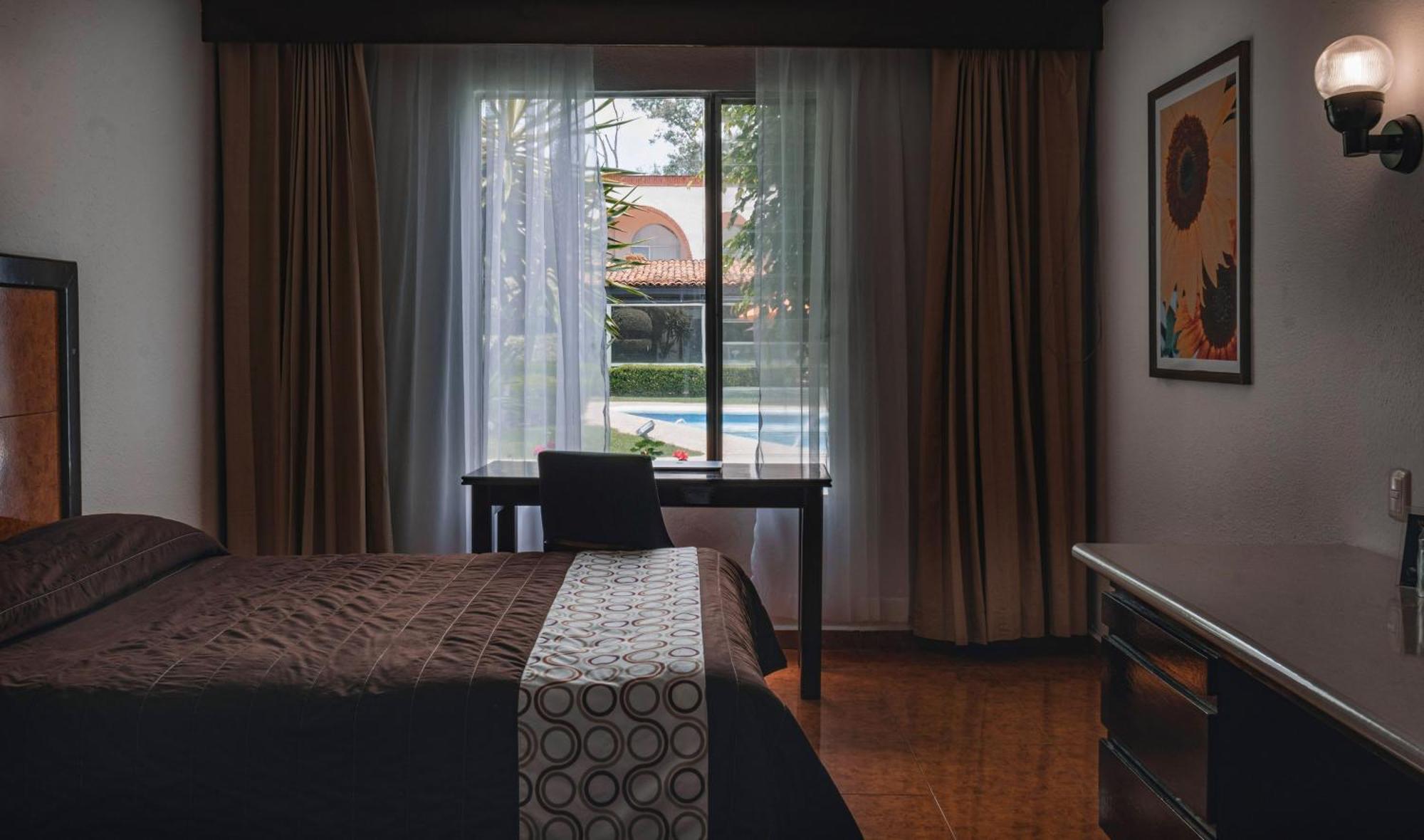 Hotel & Suites Villa Del Sol Morelia Zewnętrze zdjęcie