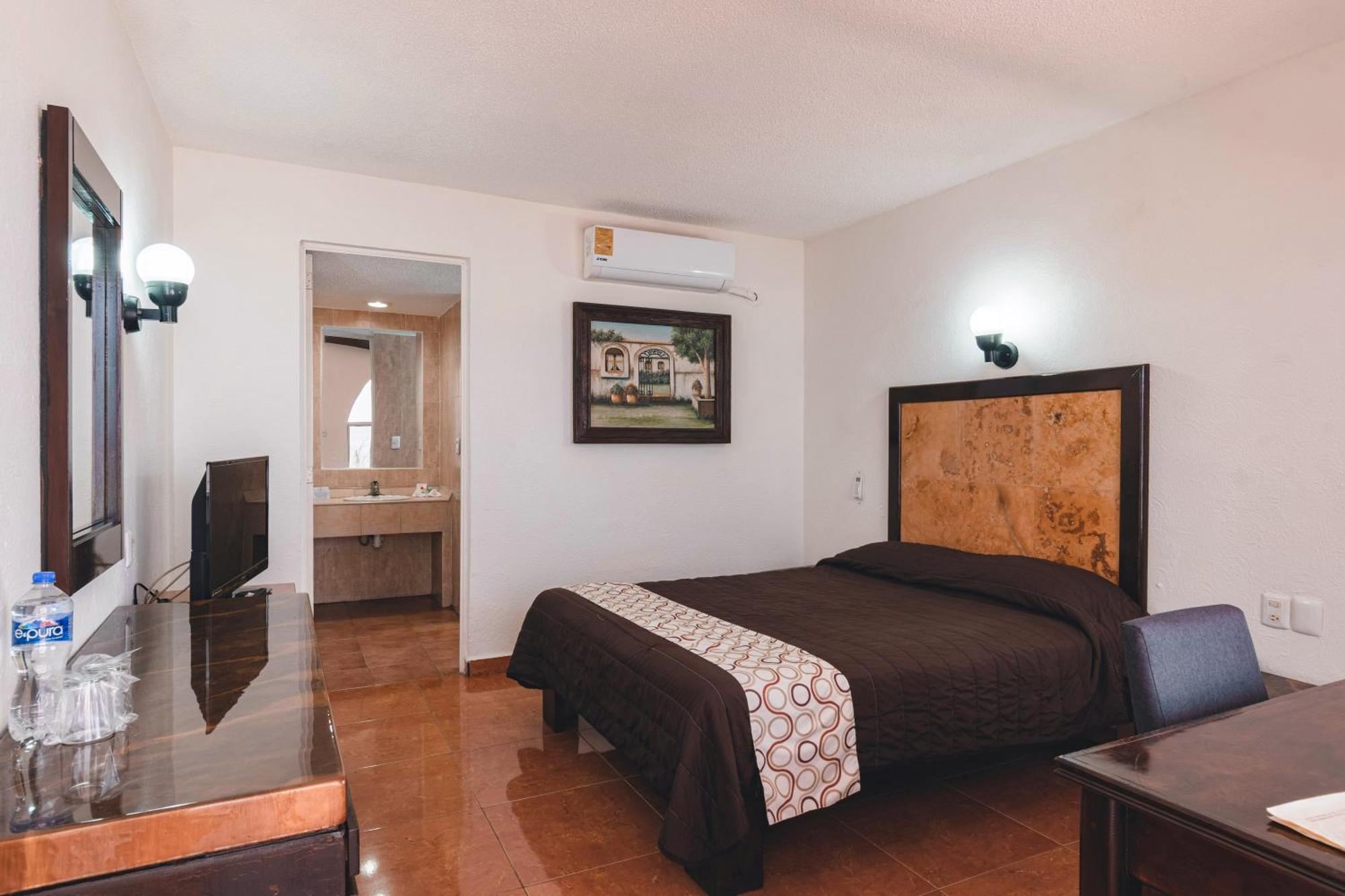 Hotel & Suites Villa Del Sol Morelia Zewnętrze zdjęcie