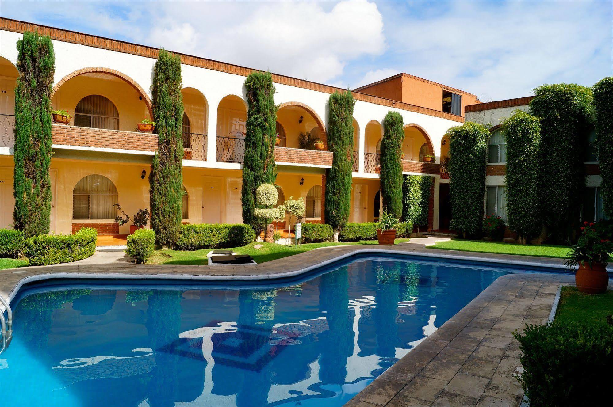 Hotel & Suites Villa Del Sol Morelia Zewnętrze zdjęcie